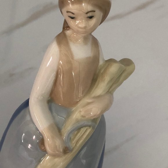 Vintage Rex Valencia Porcelain Young Girl Figurines - Picture 7 of 16